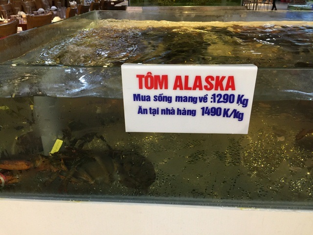 Nhà giàu Hà Nội chi chục triệu ăn cua hoàng đế, tôm hùm Mỹ - 2