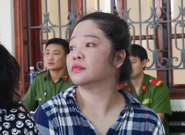 Thắng “lô” gần 400 triệu, vay thêm tiền buôn 5kg ma túy đá - 3 Đi nhận cho Thảo 5kg ma túy nhưng Tống Thị Trang cho rằng do thương Thảo và tình nghĩa chị em giữa hai người nên giúp nhau