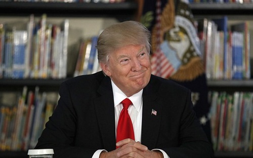 Thị trường việc làm Mỹ bùng nổ tháng đầu Trump cầm quyền - 1
Tổng thống Mỹ Donald Trump - Ảnh: AP.