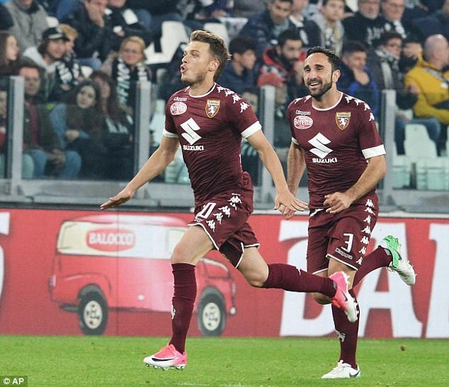 Thoát thua ở phút 92, Juventus chưa thể vô địch Serie A - 1 Torino ngăn Juventus vô địch sớm khi hòa đối thủ này với tỷ số 1-1 tại Juventus Arena