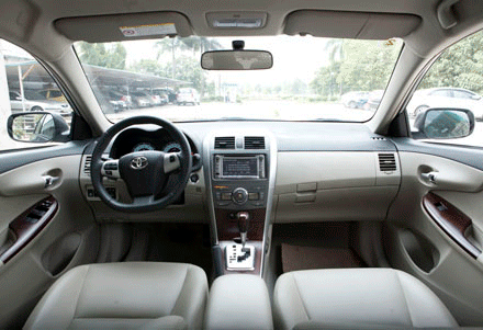 Toyota Việt Nam triệu hồi Corolla Altis lắp ráp trong nước vì lỗi túi khí - 2
Toyota Altis là cái tên mới nhất của TMV phải triệu hồi vì túi khí Takata.
