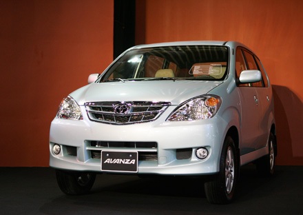 Toyota Avanza - Đừng thách thức khách hàng Việt - 2 Toyota Avanza xuất hiện tại Việt Nam năm 2009 nhưng không được đón nhận nồng nhiệt