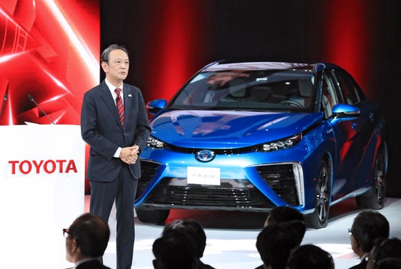 SUV giao hoà xe "xanh" tại Triển lãm ô tô quốc tế Thượng Hải 2017 - 2
Giám đốc Kiyotaka Ise của Toyota phát biểu tại một sự kiện tổ chức vào tối 18/4 trước ngày khai mạc Triển lãm ô tô Thượng Hải 2017. Ảnh: Nikkei