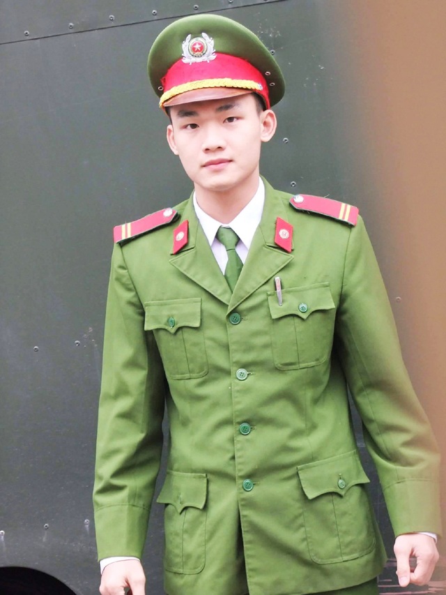 Đóng cửa tự học, chiến sỹ cảnh sát nghĩa vụ giành 9,75 điểm Sử - 2 Ước mơ của Thông là trở thành một điều tra viên giỏi