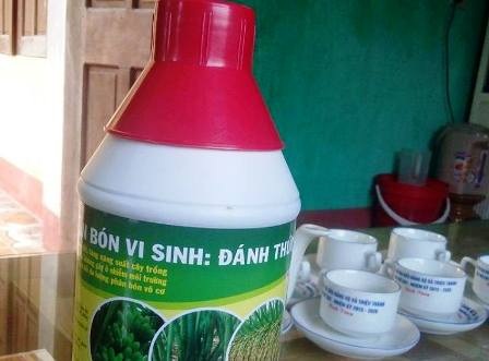 Dùng chiêu bài “Trái tim Việt Nam” lừa hàng chục tỷ đồng của người nghèo - 4 
Những sản phẩm mà lãnh đạo trung tâm này dùng để lừa đảo nhiều người nông dân.