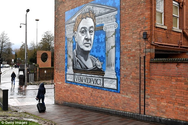 Xúc động với hình ảnh tri ân HLV Ranieri của cổ động viên Leicester - 10 Xúc động với hình ảnh tri ân HLV Ranieri của cổ động viên Leicester - 10