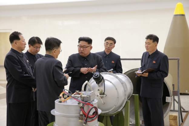 “Vụ thử hạt nhân của Triều Tiên ước tính có sức công phá 100 kiloton” - 2
Nhà lãnh đạo Triều Tiên Kim Jong-un trong một chuyến thị sát (Ảnh: KCNA)