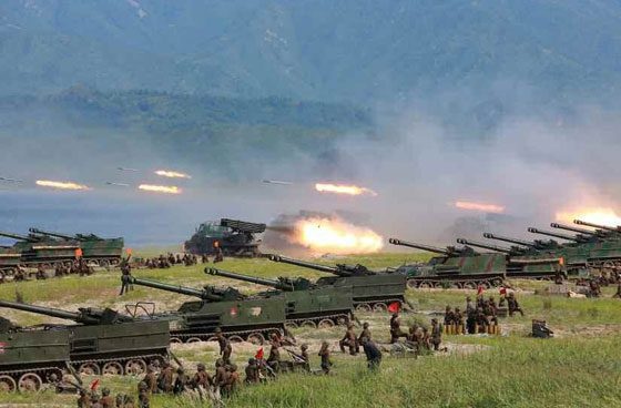 Lính đặc nhiệm Triều Tiên rầm rộ tập trận chiếm đảo Hàn Quốc - 1 Theo NK News, cuộc tập trận quân sự được tổ chức dưới hình thức một cuộc thi tấn công mục tiêu của các lực lượng đặc nhiệm thuộc Quân đội Nhân dân Triều Tiên (KPA) nhân dịp kỷ nhiệm 57 năm Ngày Songun 25/8. Ngày Songun là ngày Triều Tiên kỷ niệm sự kiện cố lãnh đạo Kim Jong-il khởi động chính sách “Đặt quân sự lên trên hết” vào năm 1960. (Ảnh: Rodong Sinmun)