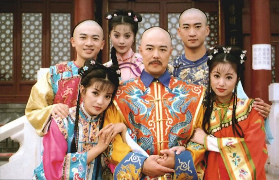 Ngưỡng mộ tình bạn đẹp 20 năm của dàn sao “Hoàn Châu cách cách” - 2
Triệu Vy, Tô Hữu Bằng, Lâm Tâm Như và Phạm Băng Băng bắt đầu nổi tiếng từ bộ phim truyền hình Hoàn châu cách cách (năm 1997).