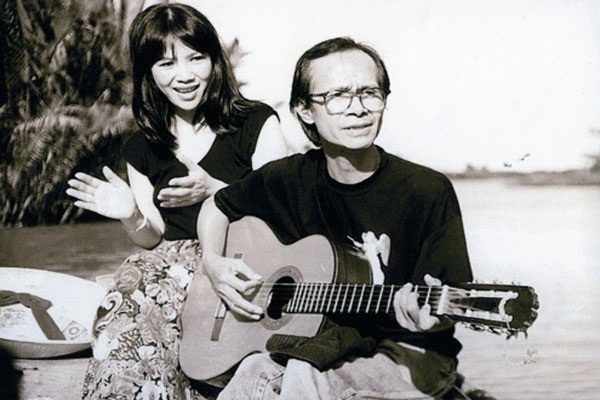 Vì sao ca khúc nổi tiếng “Nối vòng tay lớn” chưa được cấp phép? - 3 Ca sĩ Trịnh Vĩnh Trinh và anh trai, nhạc sĩ Trịnh Công Sơn.