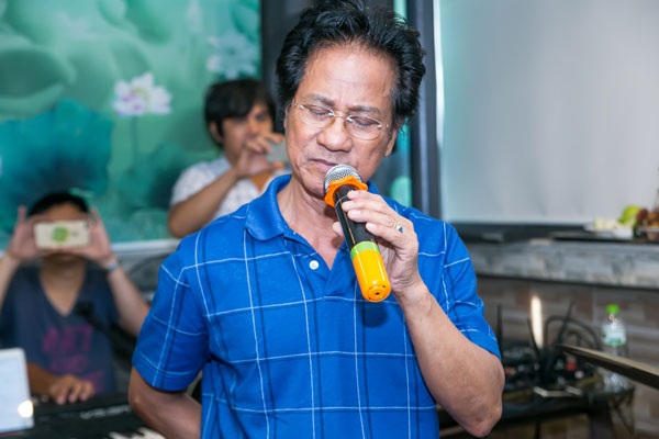Lê Trinh tươi tắn song ca cùng danh ca Chế Linh - 8 Lê Trinh tươi tắn song ca cùng danh ca Chế Linh - 8