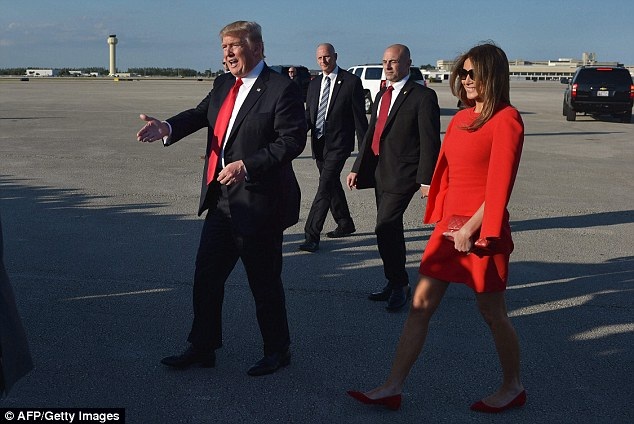 5 cách bà Melania có thể giúp Tổng thống Trump “xốc” lại hình ảnh - 5
Bà Melania gần như vắng bóng kể từ sau lễ nhậm chức của chồng. (Ảnh: AFP)