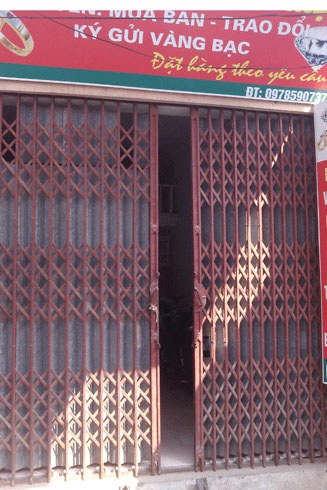 Dấu vân tay lật tẩy "siêu trộm" có tài "nhân bản" chìa khóa hiệu vàng - 1 Hiện trường cửa hàng vàng bị trộm khi chủ hiệu đi vắng