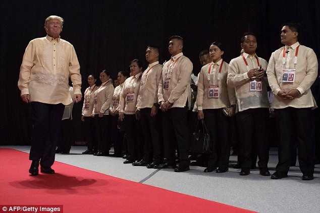 Tổng thống Trump sắp ra thông báo quan trọng sau chuyến công du châu Á - 1
Tổng thống Mỹ Donald Trump dự hội nghị ở Philippines. (Ảnh: AFP)