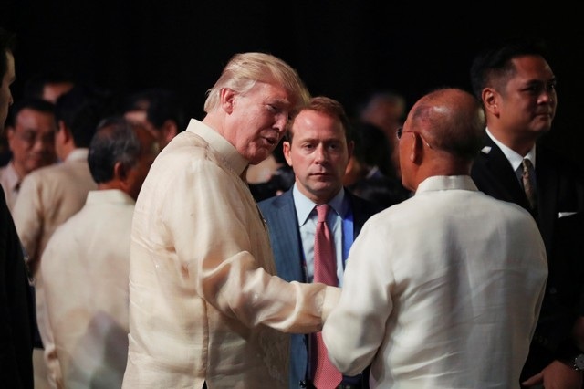 Tổng thống Trump dự tiệc cùng các lãnh đạo Đông Nam Á - 6 Tổng thống Trump cũng sẽ tham dự 2 hội nghị thượng đỉnh tại Philippines trước khi kết thúc chuyến công du kéo dài 12 ngày qua 5 nước châu Á.
