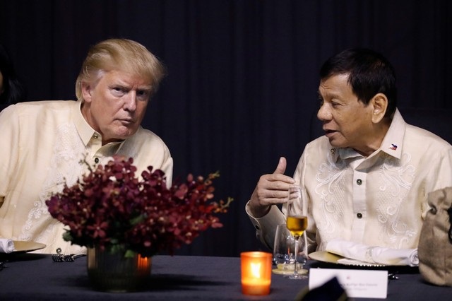 Tổng thống Trump dự tiệc cùng các lãnh đạo Đông Nam Á - 5 Hai nhà lãnh đạo Mỹ và Philippines dự kiến sẽ có các cuộc hội đàm chính thức trong ngày hôm nay 13/11.