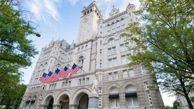 Mỹ bắt kẻ mang súng trong ô tô tại khách sạn của ông Trump ở Washington - 1
Khách sạn Trump International tại thủ đô Washington (Ảnh: The Hill)