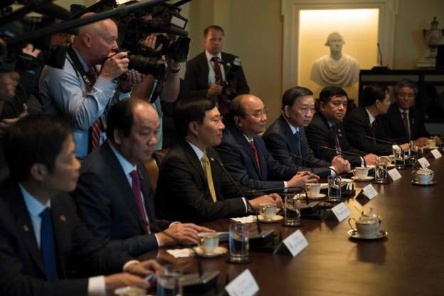 Hình ảnh Thủ tướng Nguyễn Xuân Phúc hội đàm với Tổng thống Mỹ Donald Trump - 10
Phái đoàn Việt Nam do Thủ tướng Nguyễn Xuân Phúc dẫn đầu. (Ảnh: AFP)