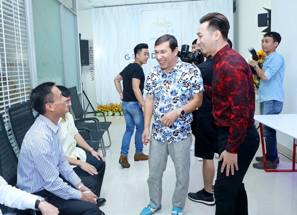 Thành Trung từ chối làm MC đám cưới dù được trả cát-sê 200 triệu đồng - 6 Nghệ sĩ Quang Thắng cũng có mặt từ sớm chia vui với Thành Trung.