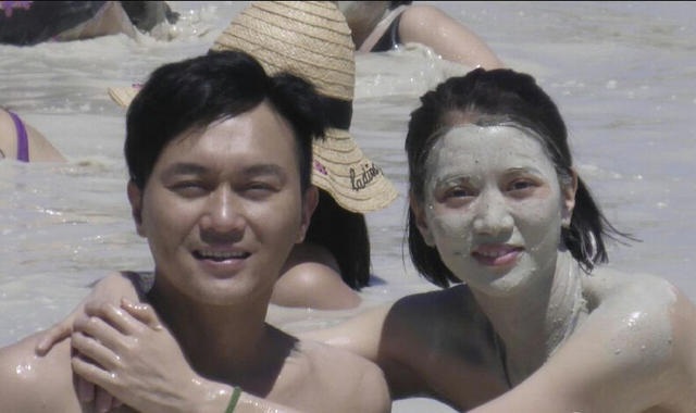 Trương Trí Lâm và Viên Vịnh Nghi kỷ niệm 16 năm ngày cưới - 10 Trương Trí Lâm và Viên Vịnh Nghi kỷ niệm 16 năm ngày cưới - 10