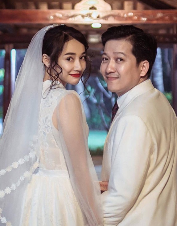 Sao Việt lắm "chiêu trò" cùng chuyện đời tư "thật giả lẫn lộn" - 2 Trường Giang kết hôn với Nhã Phương nhưng chỉ diễn ra trong phim.