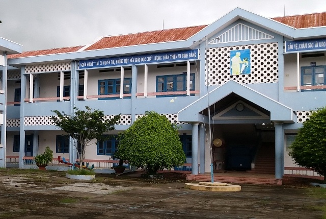 Học sinh khuyết tật bị cắt tiền ăn những ngày nghỉ cuối tuần - 1 Trường nuôi dạy trẻ khuyết tật Sóc Trăng.
