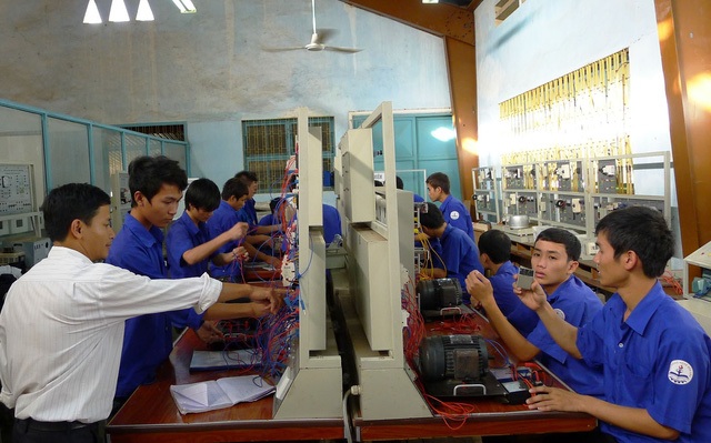 Vai trò chủ chốt của đào tạo nghề trong tương lai - 1
Sự phát triển nhanh chóng của nền kinh tế Việt Nam đang định hình lại nhu cầu và mục tiêu đối với giáo dục.