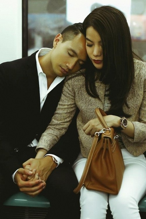 Kim Lý trần tình khi bị cho là “ngoại tình, bắt cá hai tay” - 2 Kim Lý từng yêu Trương Ngọc Ánh sau khi cả hai kết hợp trong phim Hương ga. Sau khoảng gần 1 năm bên nhau thì cả hai đường ai nấy đi.