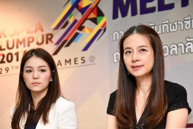 Thái Lan đánh giá rất cao bóng đá Việt Nam trước thềm SEA Games 29 - 1
Trưởng đoàn bóng đá nam Watanya Wongopasi (trái) và trưởng đoàn bóng đá nữ Thái Lan Nualphan Lamsam, đều là các nữ tướng 
