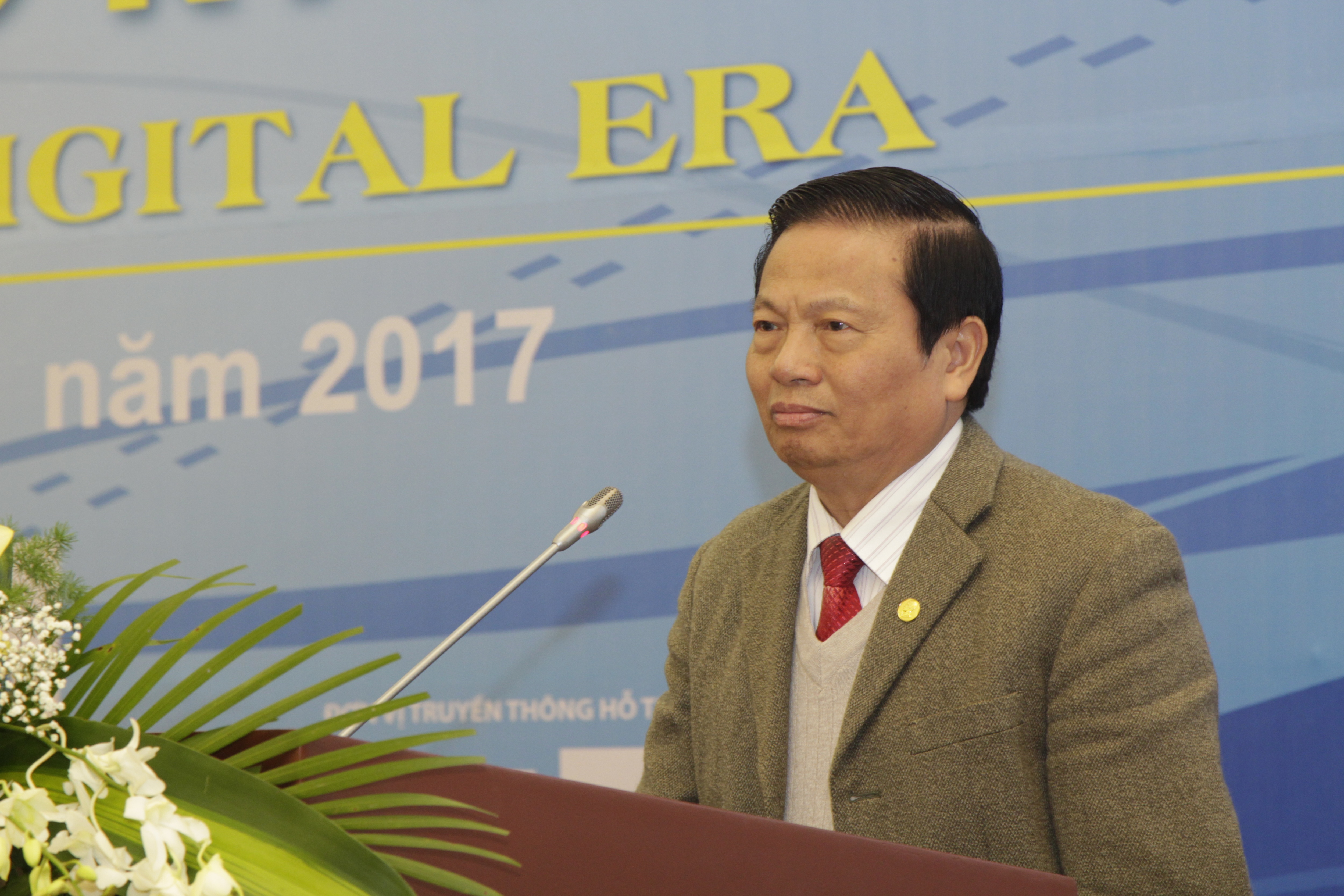 Định vị thương hiệu trong thế giới dư thừa thông tin số - 3 TS. Lê Doãn Hợp (Ảnh: Quang Hiếu)
