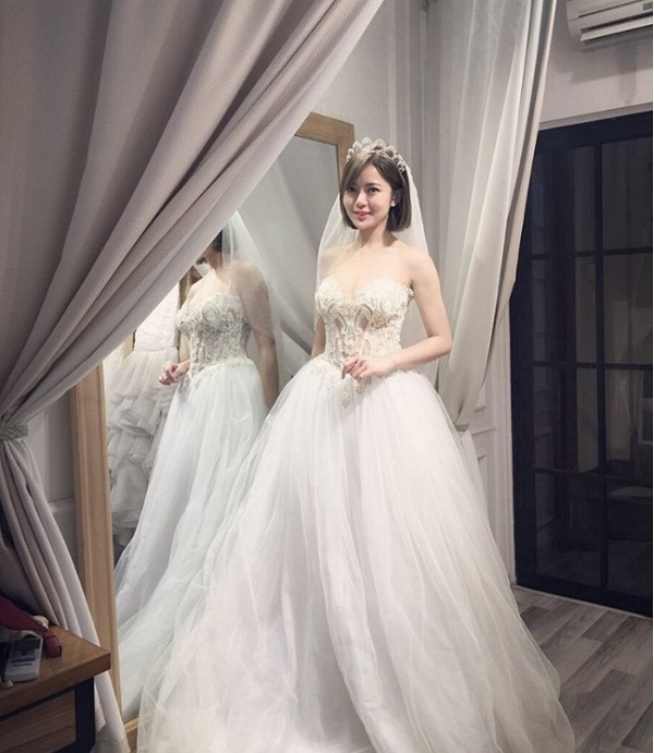 Hot girl Tú Linh xác nhận sớm lên xe hoa với bạn trai hơn 3 tuổi - 3 Hot girl Tú Linh xác nhận sớm lên xe hoa với bạn trai hơn 3 tuổi - 3