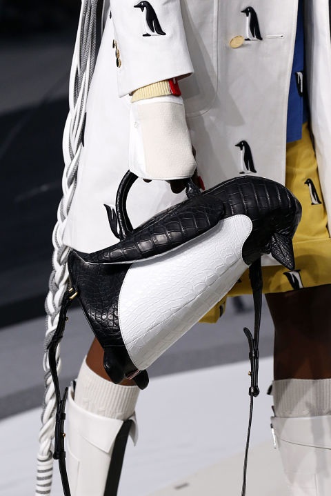 Những mẫu túi xách sành điệu từ tuần lễ thời trang New York - 3
Thom Browne