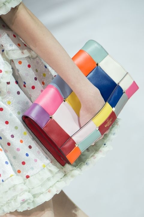 Những mẫu túi sành điệu cho mùa thu đông - 6
Valentino
