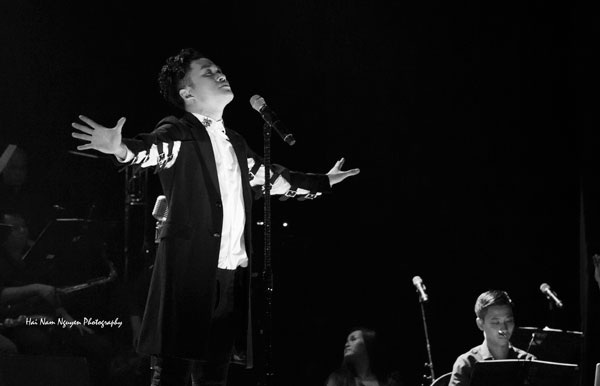 Tùng Dương: “Làm cha dượng không khó” - 2 Tùng Dương chia sẻ, anh rất vui khi được mời tham gial ive concert Danh ca Việt Nam sắp diễn ra tại Hà Nội cùng Tuấn Ngọc, Trọng Tấn và Tấn Minh.
