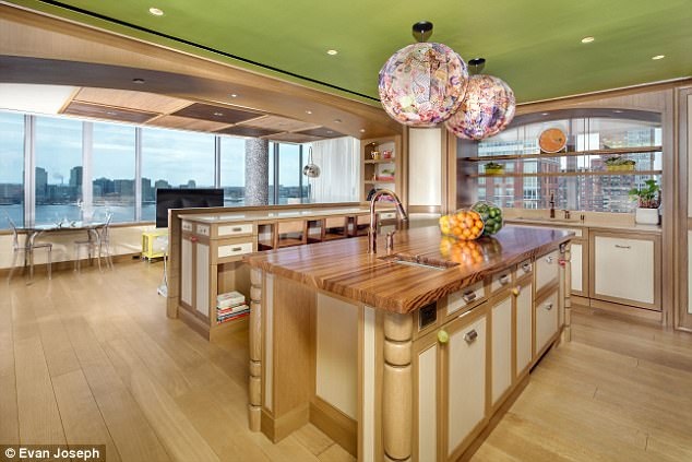 Ngắm siêu căn hộ giá 17.5 triệu USD của Tyra Banks - 1
Tyra Banks đang rao bán siêu căn hộ ở Battery Park, New York, Mỹ với giá 17,5 triệu đô la Mỹ