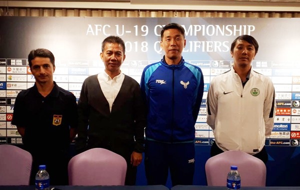 HLV Hoàng Anh Tuấn mong người hâm mộ không “bỏ rơi” U19 Việt Nam - 1
HLV Hoàng Anh Tuấn tự tin về cơ hội giành vé dự VCK U19 châu Á