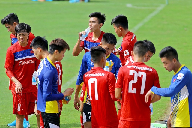 Báo chí khu vực nói gì về bảng tử thần của U22 Việt Nam ở SEA Games 29? - 1 U22 Việt Nam rơi vào bảng đấu khó khăn ở SEA Games 29