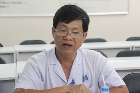 “Bác” thông tin kỷ luật điều dưỡng cứu bệnh nhân trên sàn nhà - 1 BS Diệp Bảo Tuấn, chia sẻ những thông tin liên quan đến vụ việc đang gây một số hiểu lầm