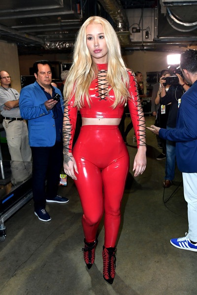 
Ngôi sao 27 tuổi từng thừa nhận gần đây là cô đã trải qua dao kéo làm đẹp
