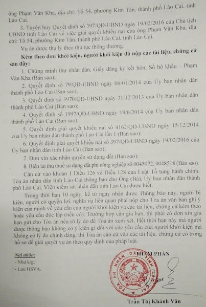 UBND TP Lào Cai liên tiếp bị người dân khởi kiện ra toà liên quan việc thu hồi đất - 2
Thông báo thụ lý vụ án người dân khởi kiện UBND TP Lào Cai ra toà.