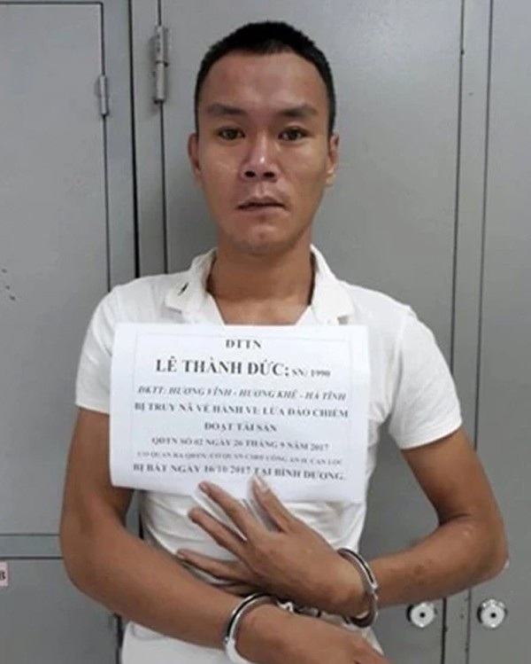 Đưa bạn gái vào hát karaoke, "cuỗm" xe máy rồi bỏ trốn vào nam - 1
Đối tượng Lê Thành Đức