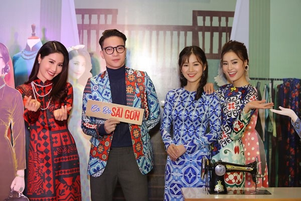 Dàn người đẹp xúng xính với áo dài họa tiết kiểu “Cô Ba Sài Gòn” - 6 Ngoài Diễm My, Lan Ngọc, dàn diễn viên phim Cô Ba Sài Gòn còn có ST (nhóm 365) và Oanh Kiều...