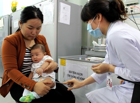 TPHCM: Vắc xin dịch vụ 5 trong 1 được cung ứng trở lại - 1 Cùng với vắc xin tiêm chủng mở rộng, vắc xin dịch vụ sẽ giúp đa dạng hóa nhu cầu của cộng đồng