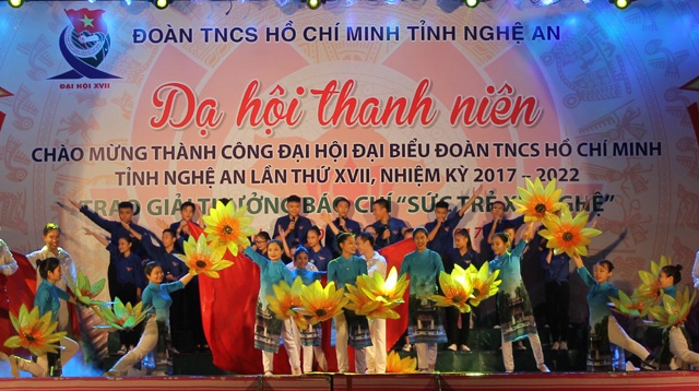 Phóng viên báo Dân trí đoạt giải C cuộc thi Sức trẻ xứ Nghệ - 1 Các tiết mục chào mừng thành công Đại hội đại biểu Đoàn TNCS Hồ Chí Minh tỉnh Nghệ An được dàn dựng hết sức công phu