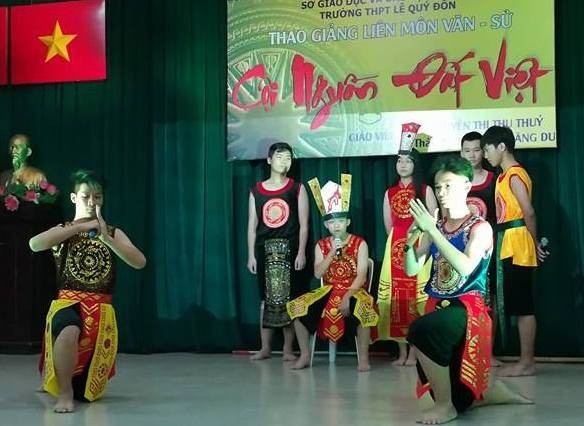 Tiết học có hơn 40 giáo viên dự giờ - 4 Tiết học có hơn 40 giáo viên dự giờ - 4