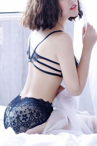 Bị chê vòng 3 biến dạng, Phi Thanh Vân tung ảnh “nóng bỏng mắt” - 3 Bị chê vòng 3 biến dạng, Phi Thanh Vân tung ảnh “nóng bỏng mắt” - 3