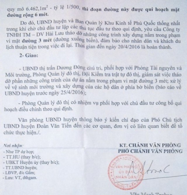 Vụ công ty “ăn” đường công cộng: Giải quyết kiểu "kiến bò miệng chén"? - 4 Thông báo kết luận chỉ đạo của UBND huyện Phú Quốc vào tháng 4/2016. Trong đó, yêu cầu Công ty Hải Lưu tháo dỡ công trình lấn chiếm đến ngày 20/4/2016 phải hoàn thành.