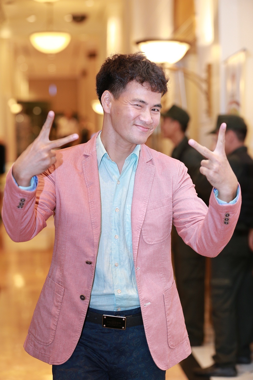 “Sen vàng” đã toả sáng trên sàn diễn thời trang - Ảnh 28. “Sen vàng” đã toả sáng trên sàn diễn thời trang - Ảnh 28.