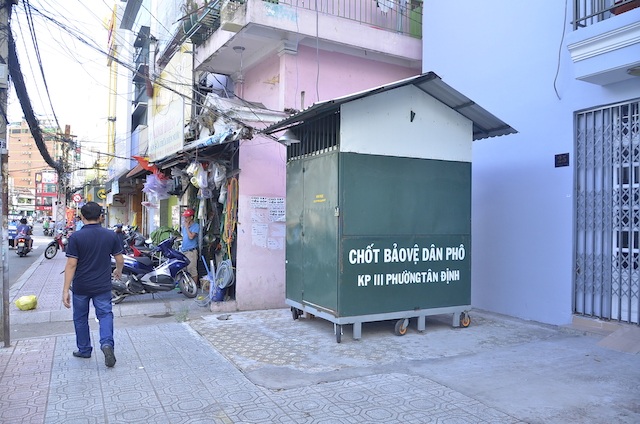 Vỉa hè bị tái chiếm sau vài tháng thông thoáng ngắn ngủi - 10 Vỉa hè bị tái chiếm sau vài tháng thông thoáng ngắn ngủi - 10