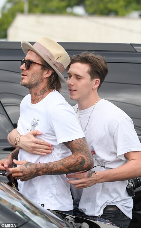 Vợ chồng Beckham xóa tin đồn hôn nhân tan vỡ - 3
Nguyên do được cho là vì Victoria mệt mỏi với sở thích tiệc tùng của David Beckham